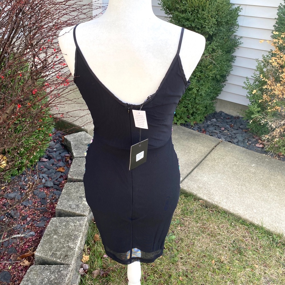 Multi Sequin Sleeveless V-Neck Bodycon Mini Dress - Picture 4 of 9